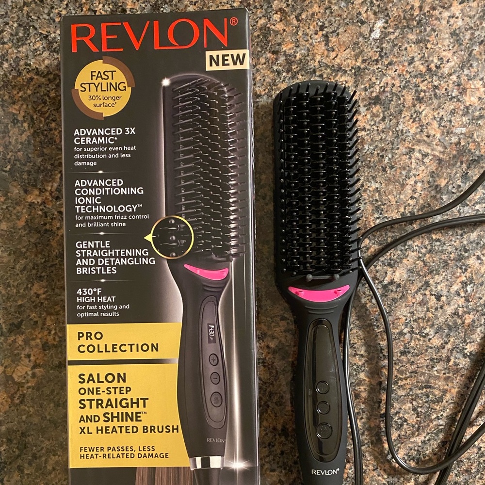 Revlon 4-1/2" Extra Long Heated Hair Straightening Brush - USED ONCE